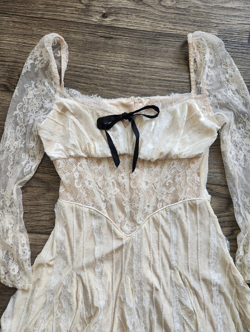 LaceMade Chantilly Cream Bustier Corset Bell Sleeve Mini Dress - Picture 2 of 8